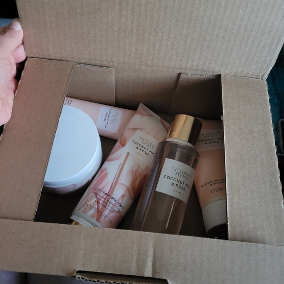 Victorias Secret Coconut Milk & Rose Calm 6-Piece Body Care Set Full Sizes NEW - Picture 10 of 11